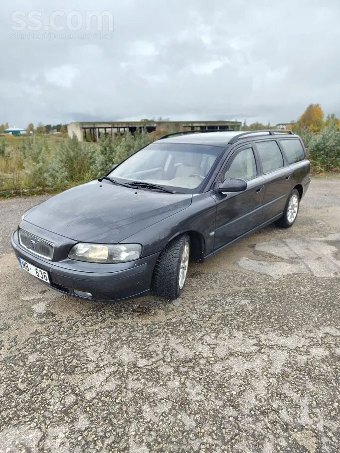 Volvo V70 2000 photo 2