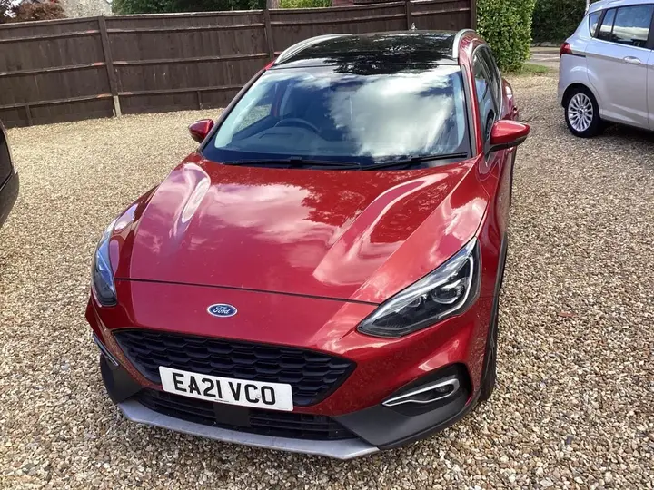 Ford Focus 2021 photo 2