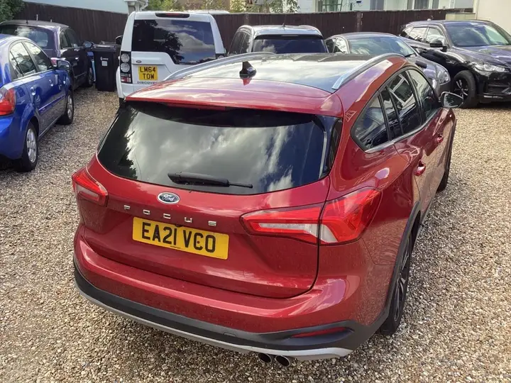 Ford Focus 2021 photo 3