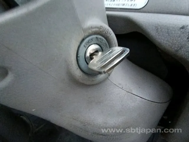 Hino Dutro 2004 photo 3