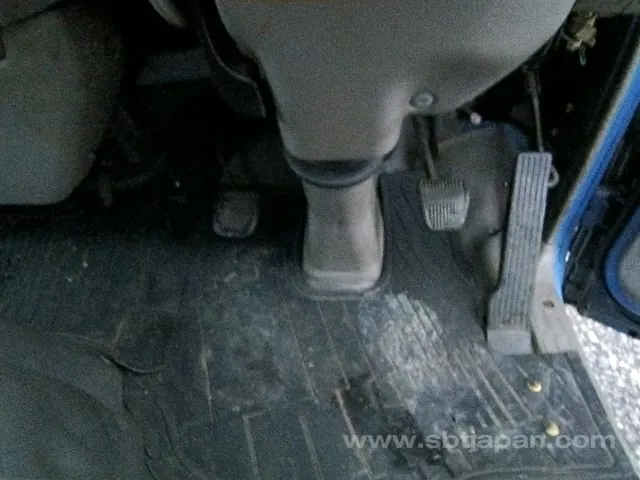 Hino Dutro 2004 photo 4