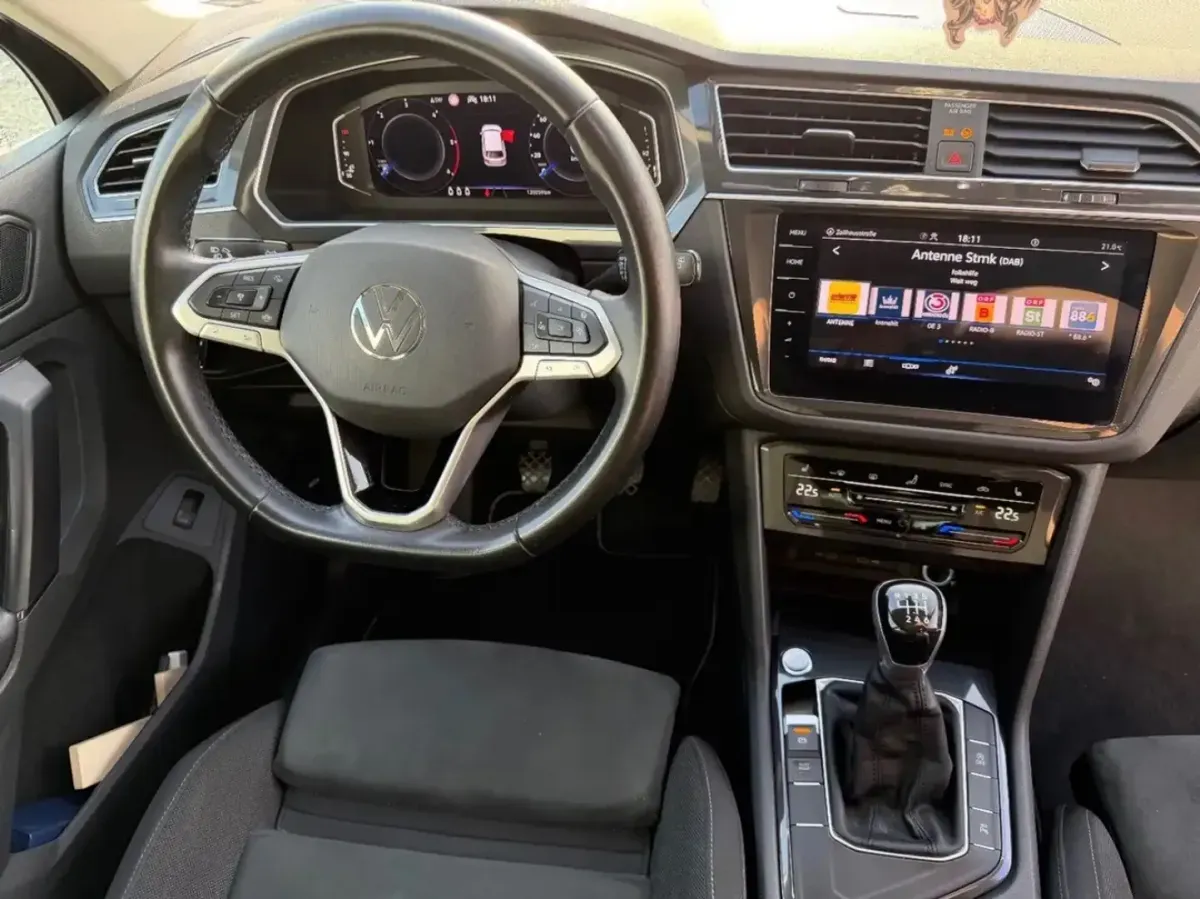 Volkswagen Tiguan 2022 photo 2