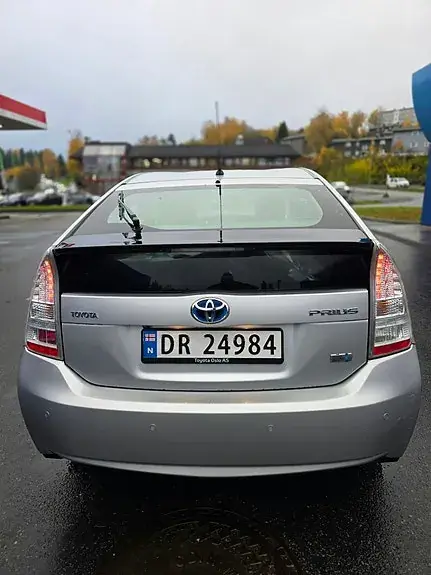 Toyota Prius 2010 photo 2