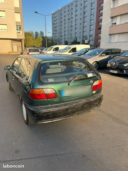 Nissan Almera