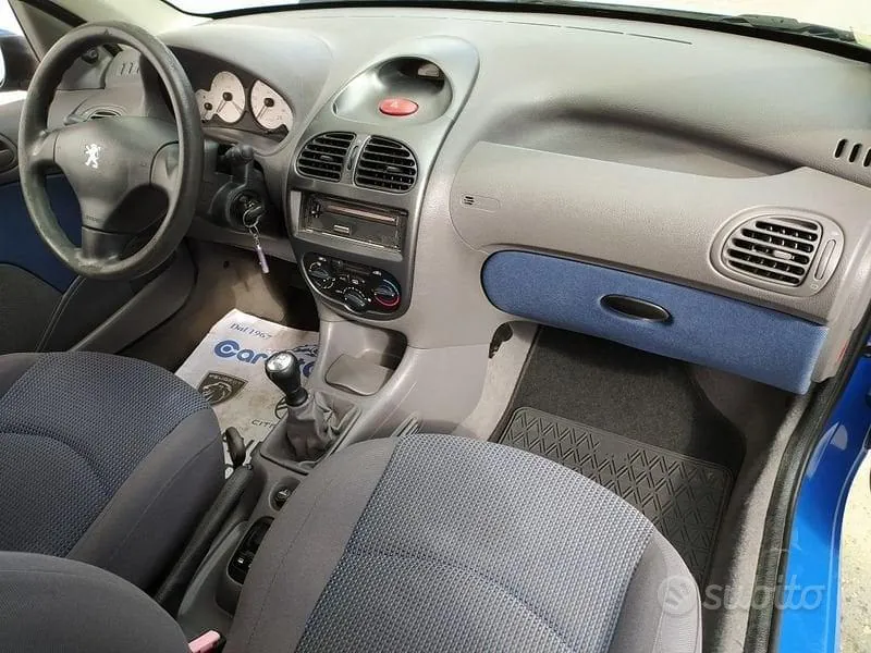 Peugeot 206 2004 photo 4