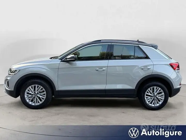 Volkswagen T-Roc 2023 photo 2