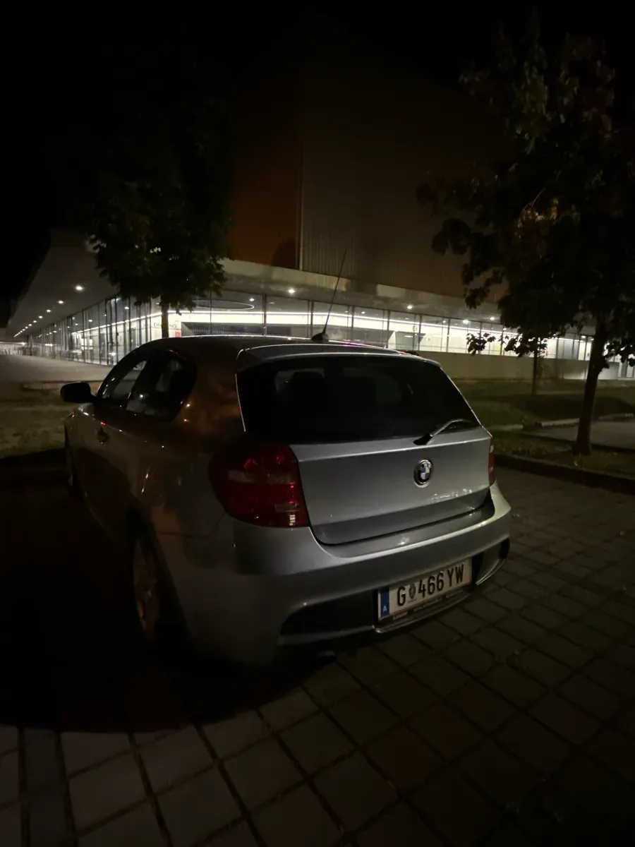 BMW 1 Series 2010 photo 2