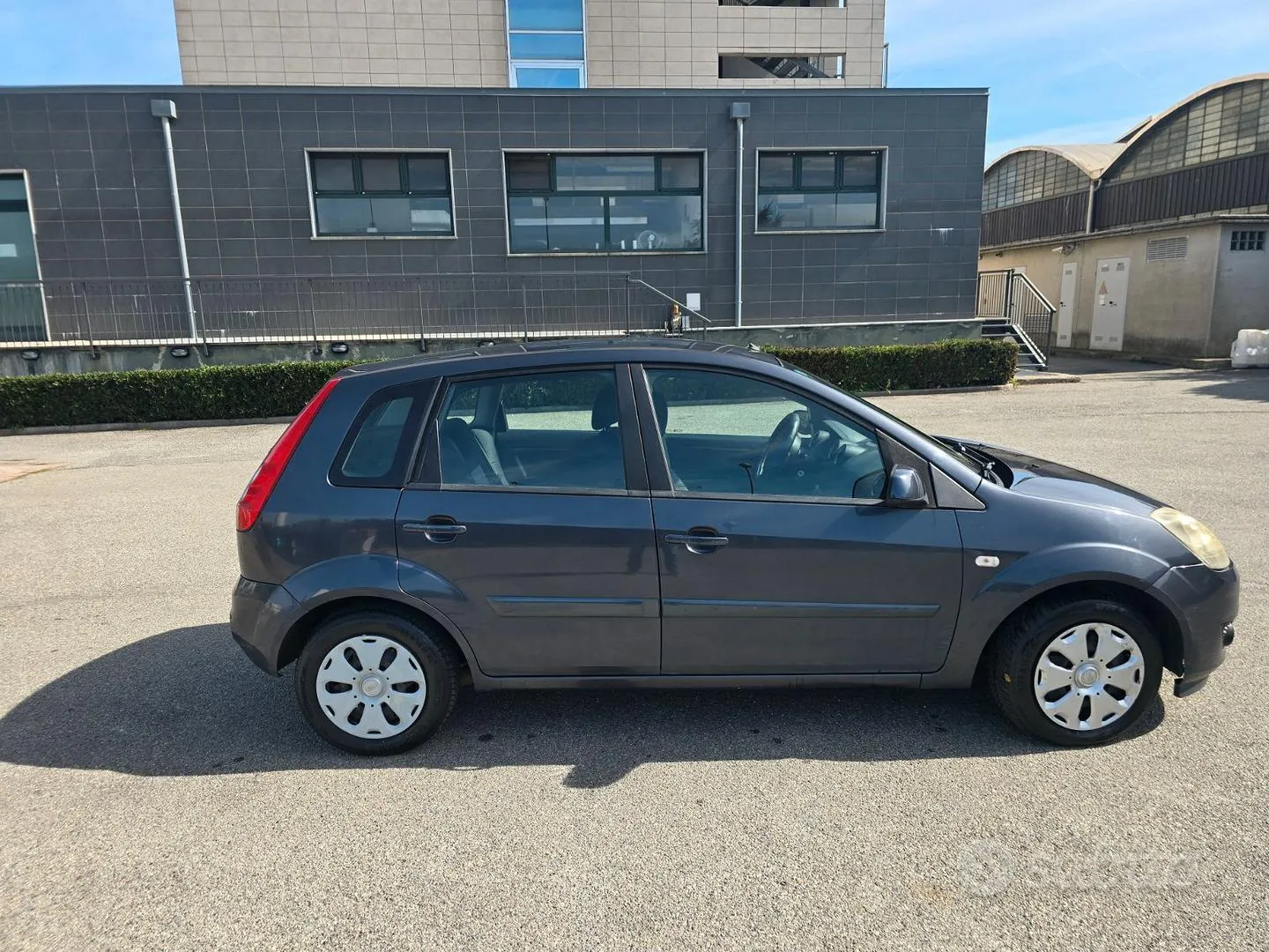 Ford Fiesta 2007 photo 2