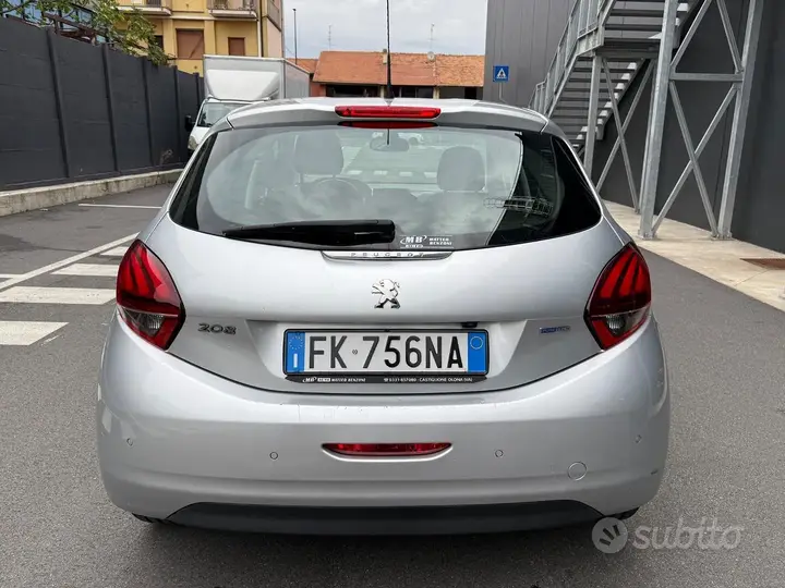 Peugeot 208 2017 photo 5