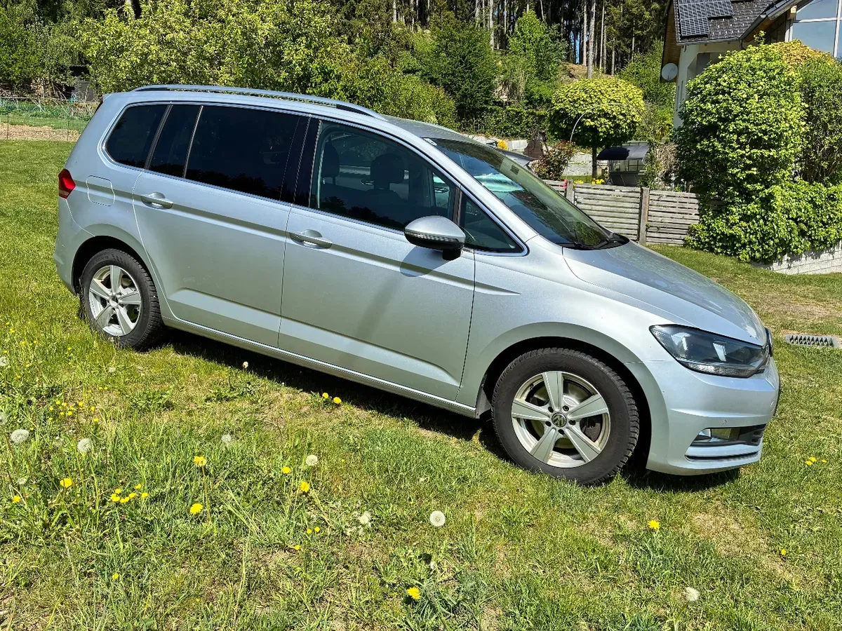 Volkswagen Touran 2017 photo 3