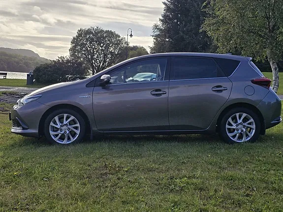 Toyota Auris 2017 photo 4