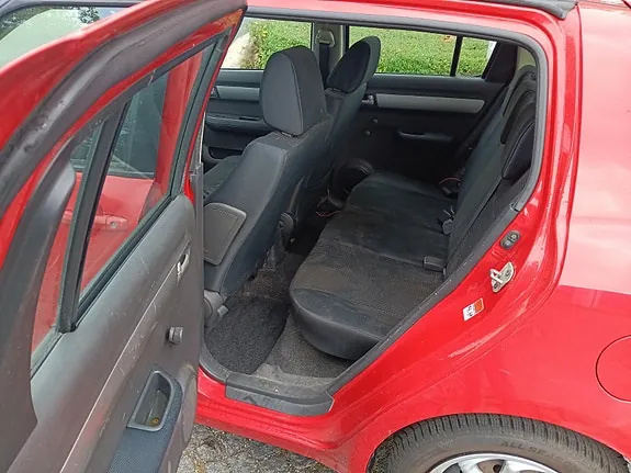 Suzuki Swift 2005 photo 4