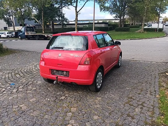 Suzuki Swift 2005 photo 5