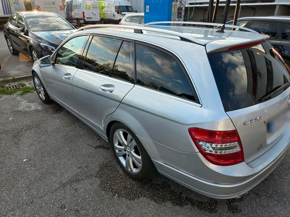 Mercedes-Benz C220