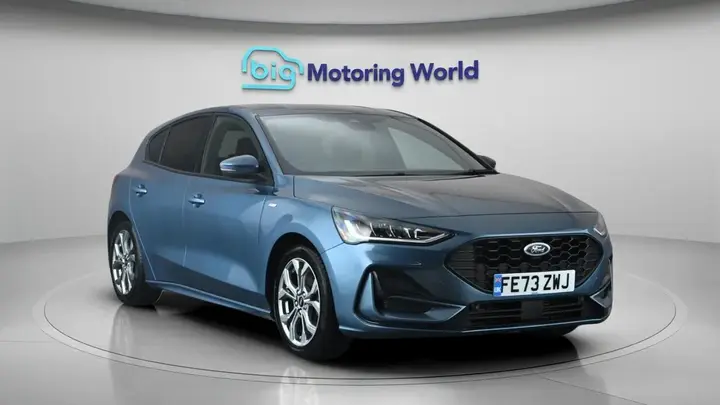 Ford Focus 2023 photo 2