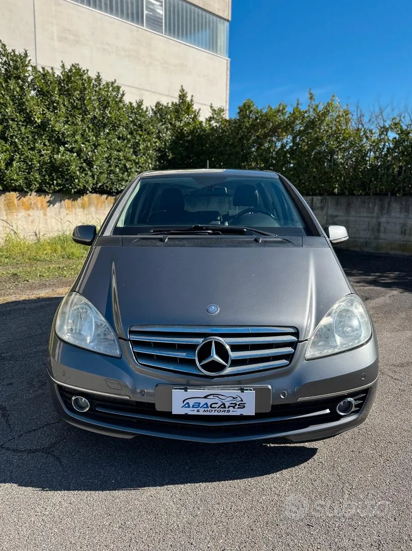Mercedes-Benz A 2010 photo 2