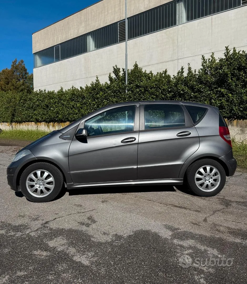 Mercedes-Benz A 2010 photo 4