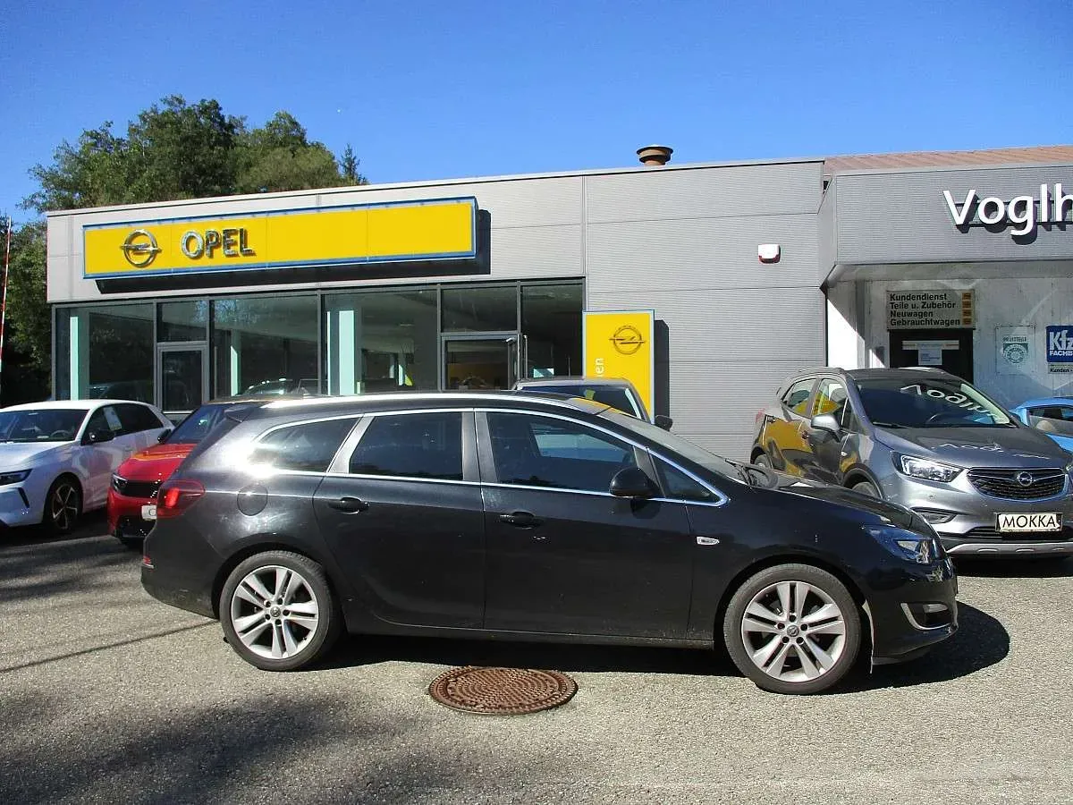 Opel Astra 2012 photo 3
