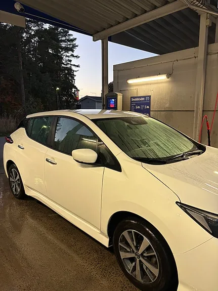 Nissan Leaf 2021 photo 2