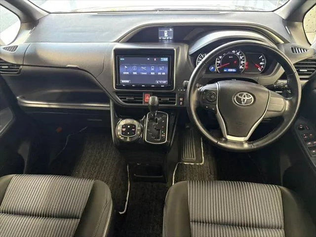 Toyota Vocsei Zs 2016 photo 3