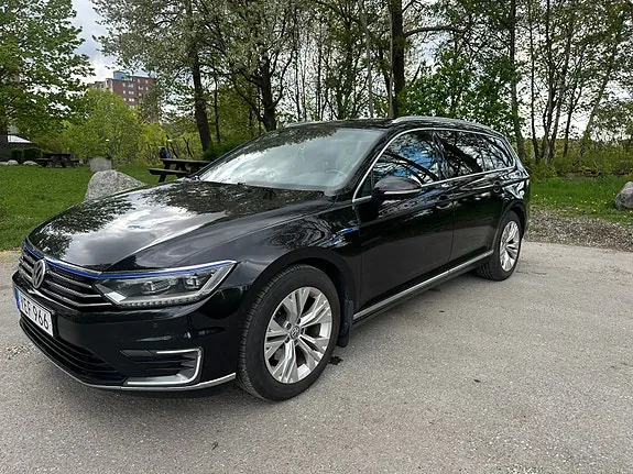 Volkswagen Passat 2017 photo 2