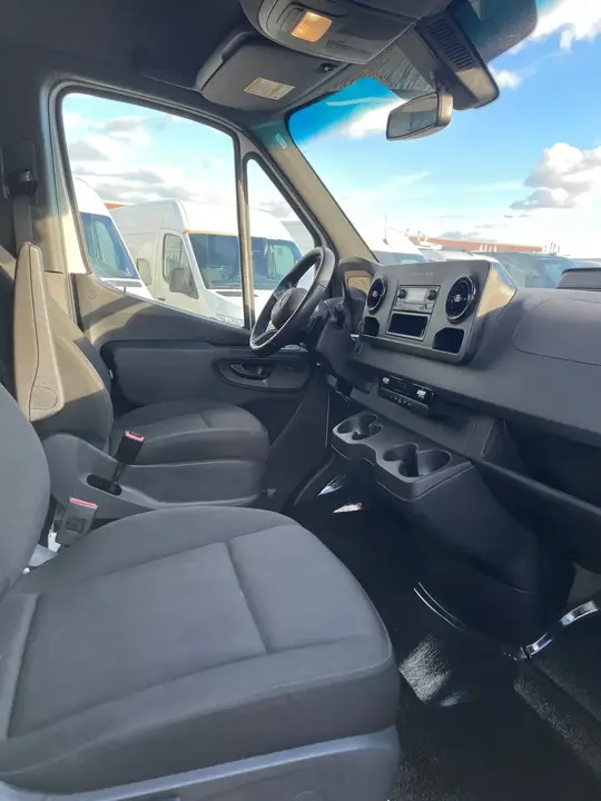 Mercedes-Benz Sprinter 2025 photo 3