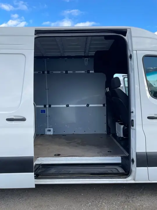 Mercedes-Benz Sprinter 2025 photo 5