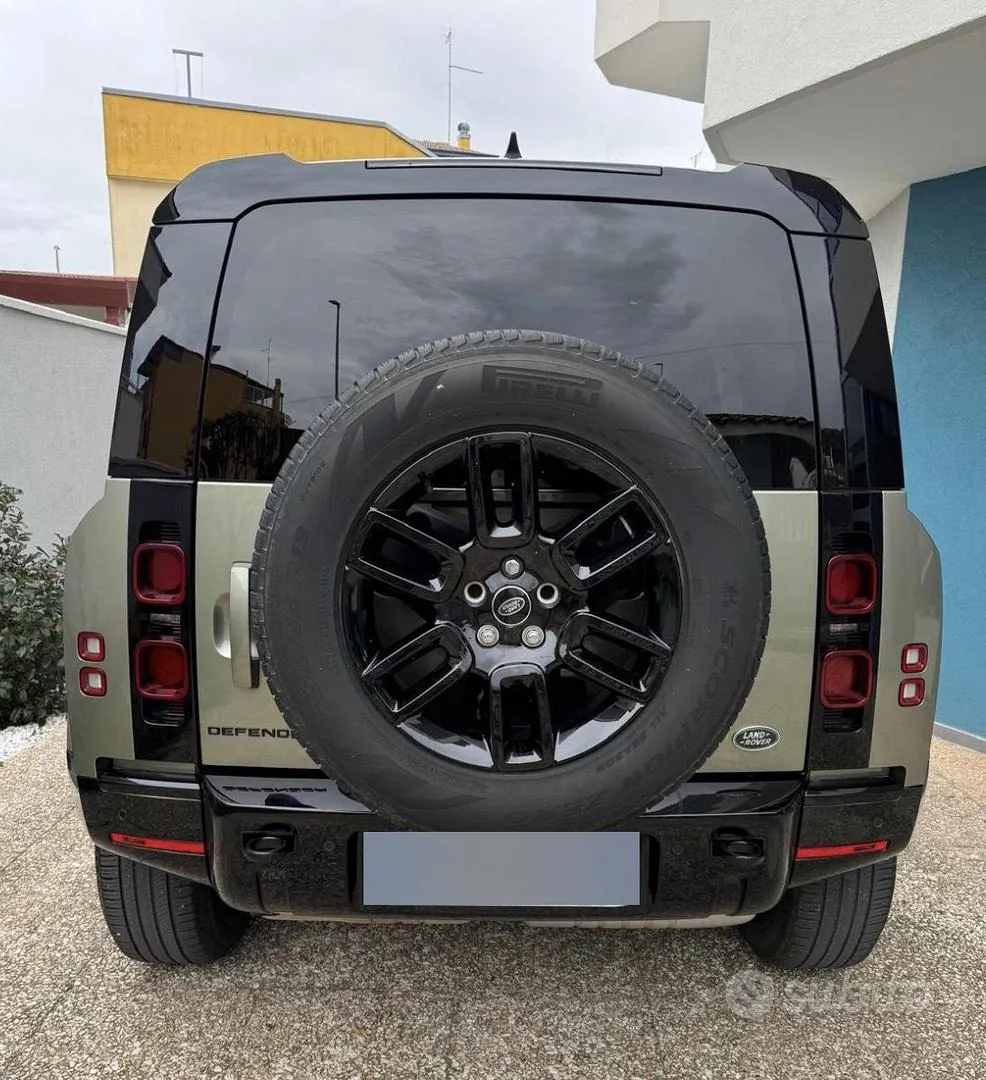 Land Rover Defender 2023 photo 3