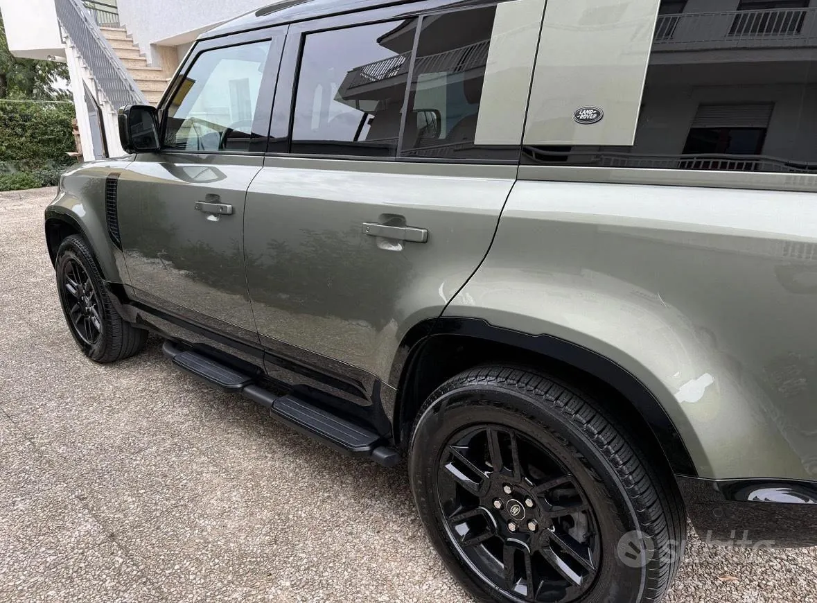 Land Rover Defender 2023 photo 2