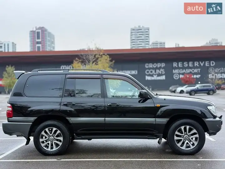 Toyota Land Cruiser 2004 photo 5