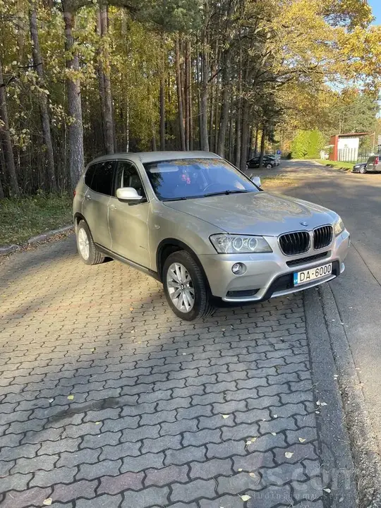 BMW X3 2011 photo 2