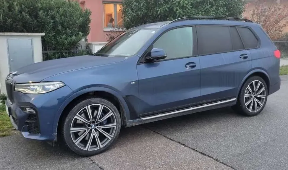 BMW X7 2022 photo 2