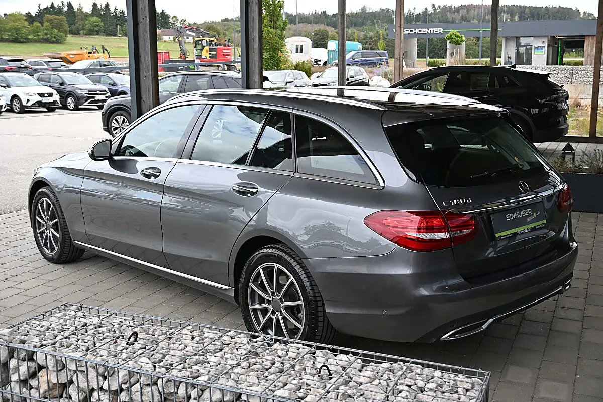 Mercedes-Benz C-Class 2017 photo 3