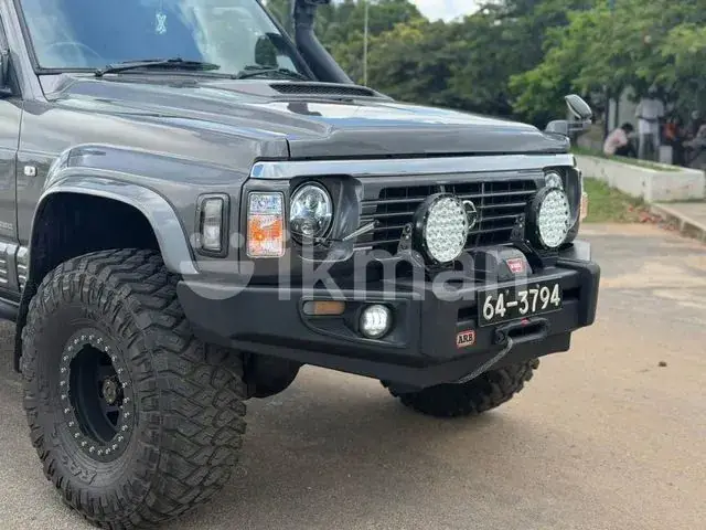 Nissan Patrol 1992 photo 4