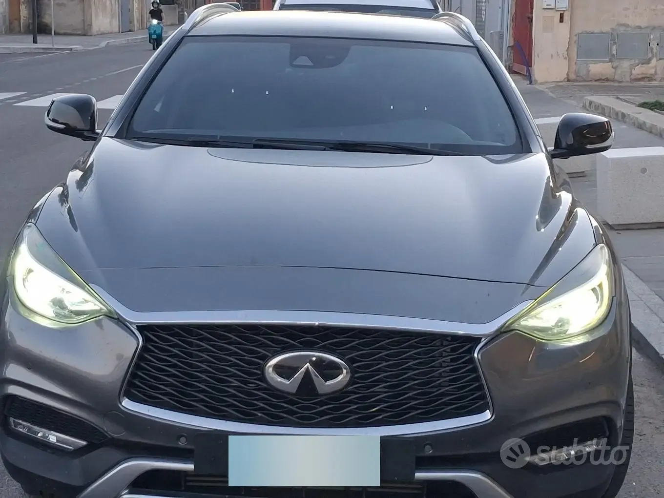 Infiniti Qx30