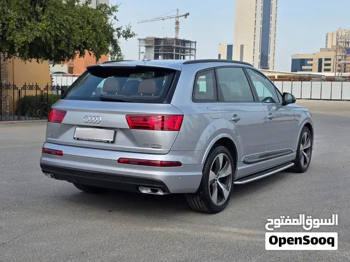 Audi Q7 2018 photo 2