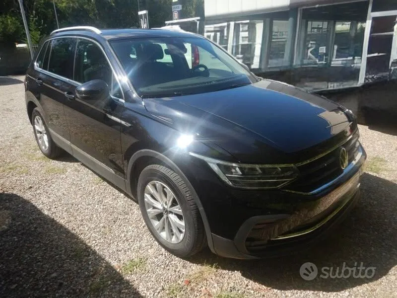 Volkswagen Tiguan 2022 photo 2