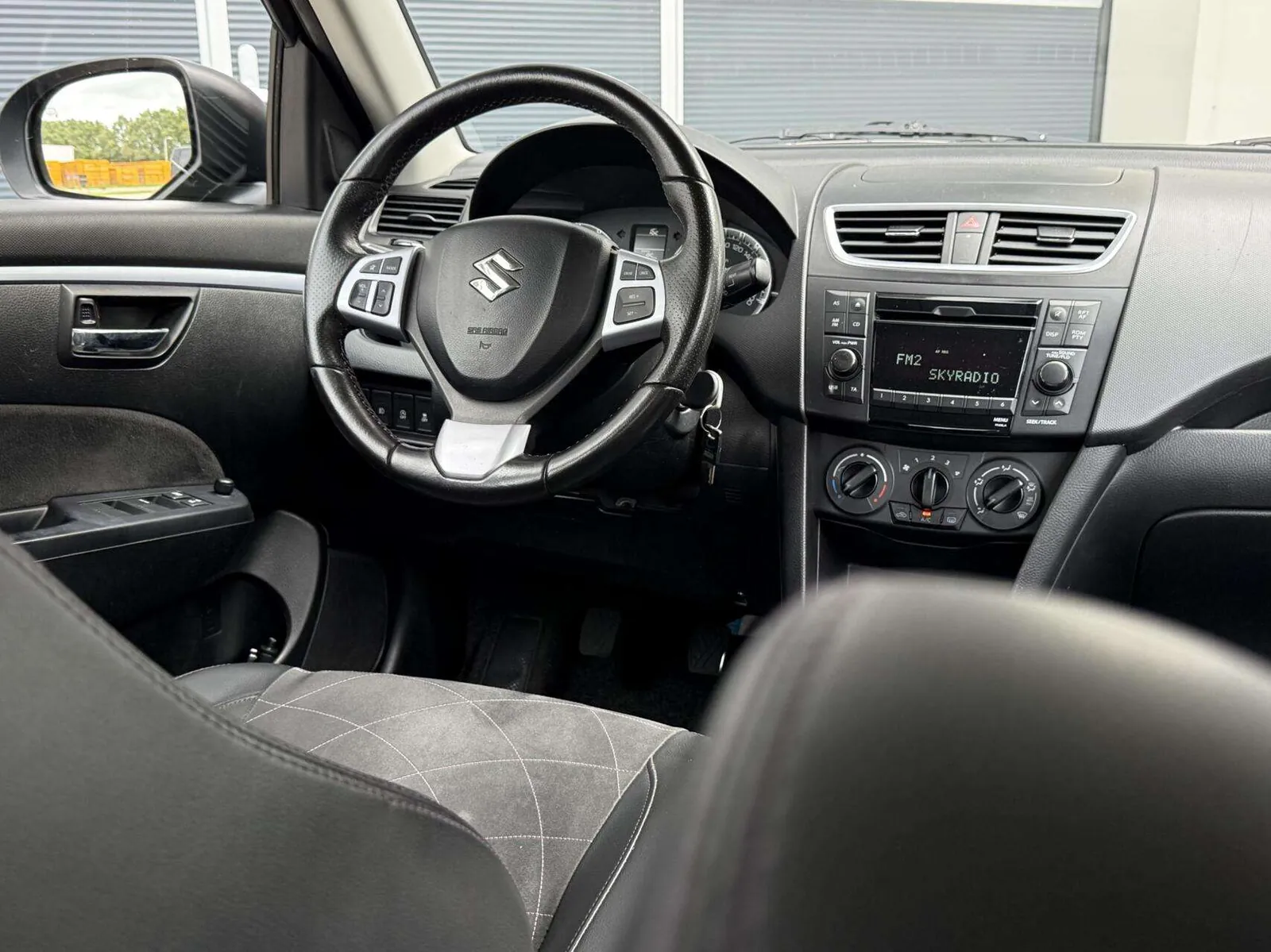 Suzuki Swift 2016 photo 3