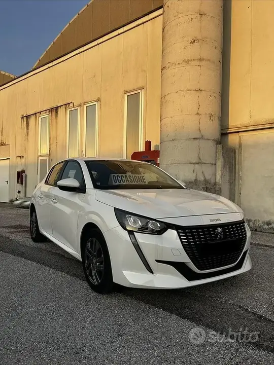 Peugeot 208