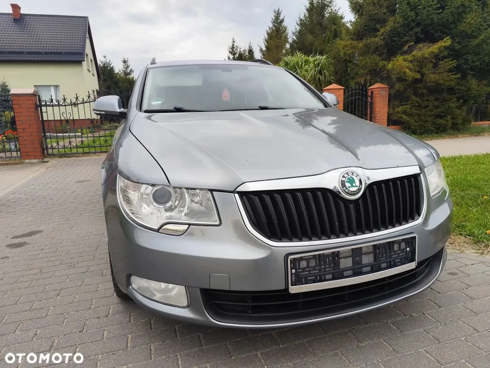Skoda Superb 2010 photo 4
