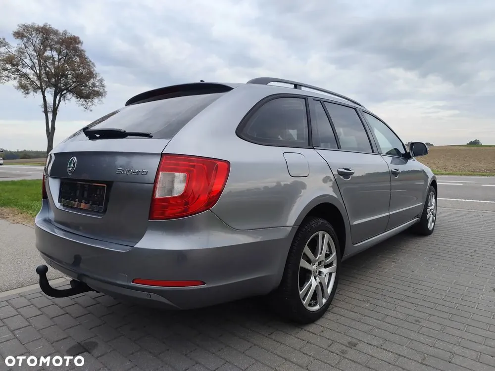 Skoda Superb 2010 photo 3