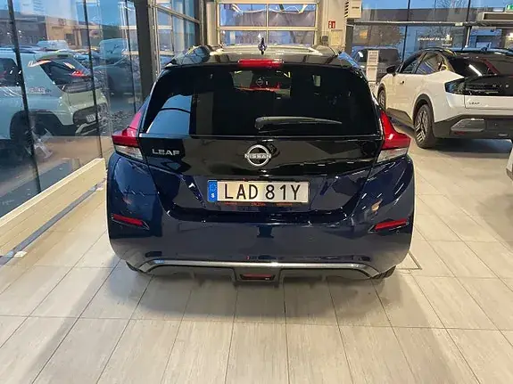 Nissan Leaf 2023 photo 2