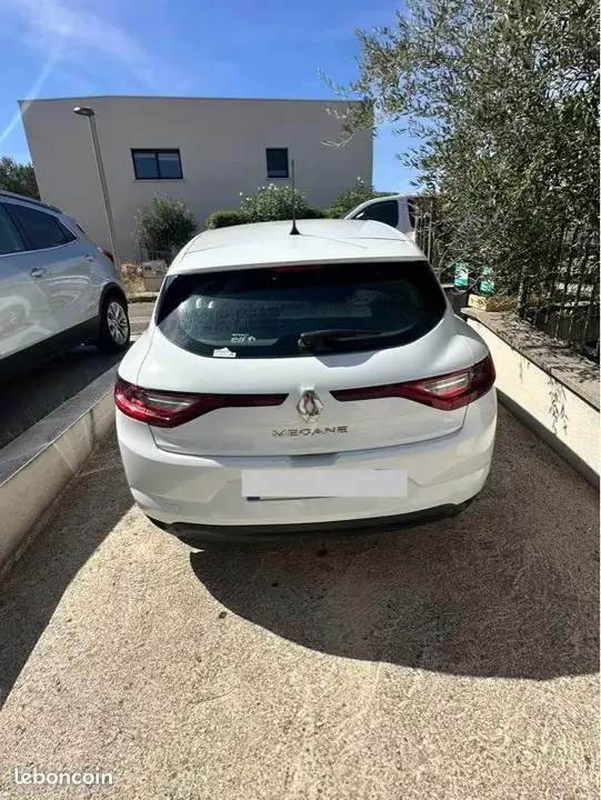 Renault Megane 2016 photo 2