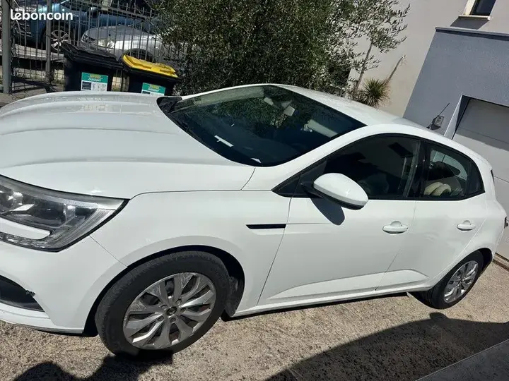 Renault Megane 2016 photo 3