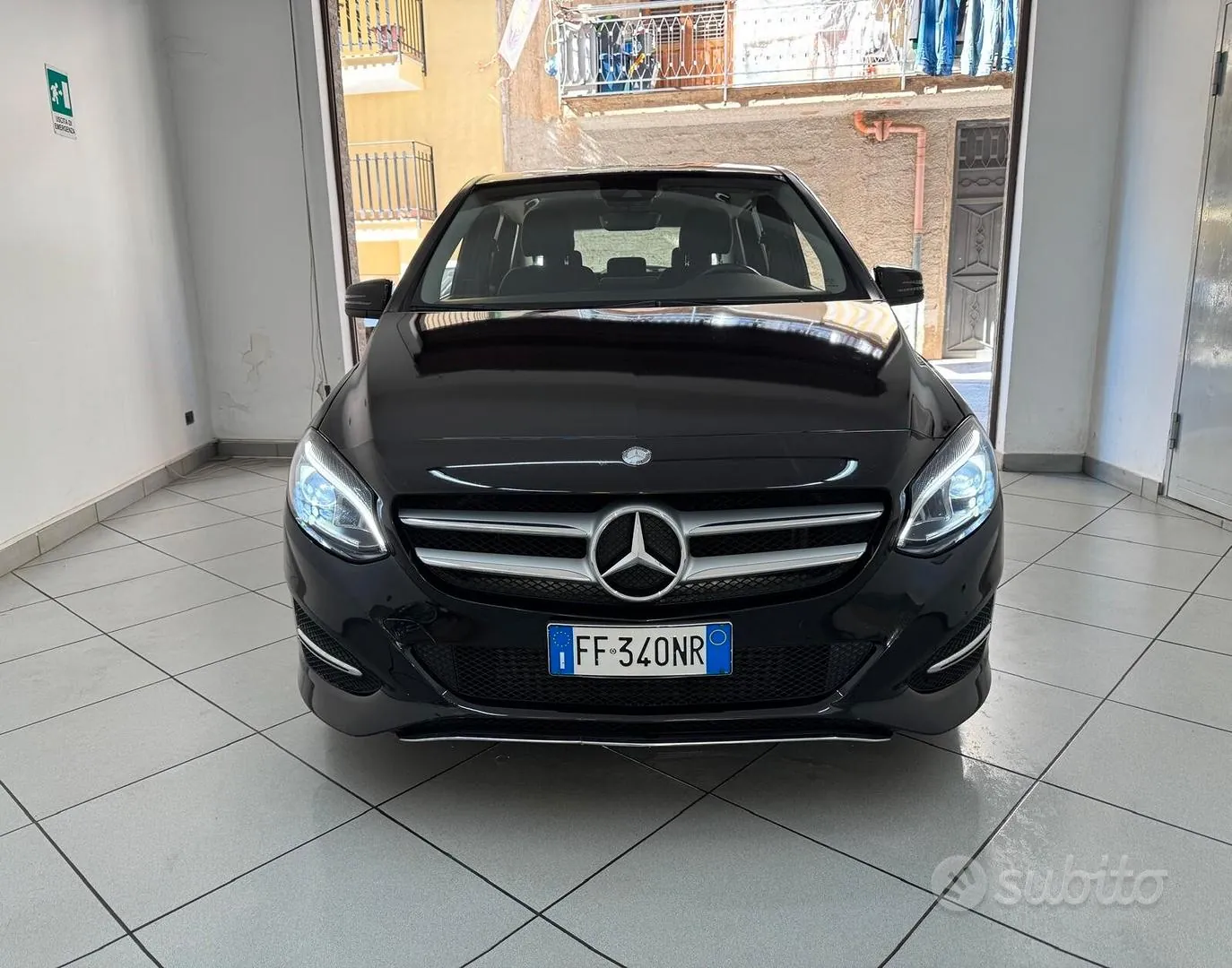 Mercedes-Benz B 180 2016 photo 2