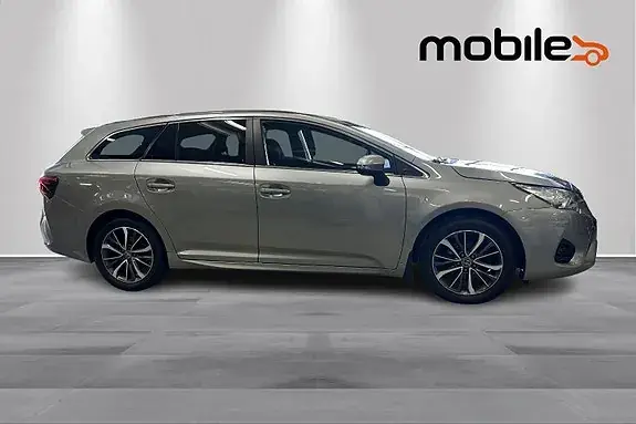 Toyota Avensis 2016 photo 2