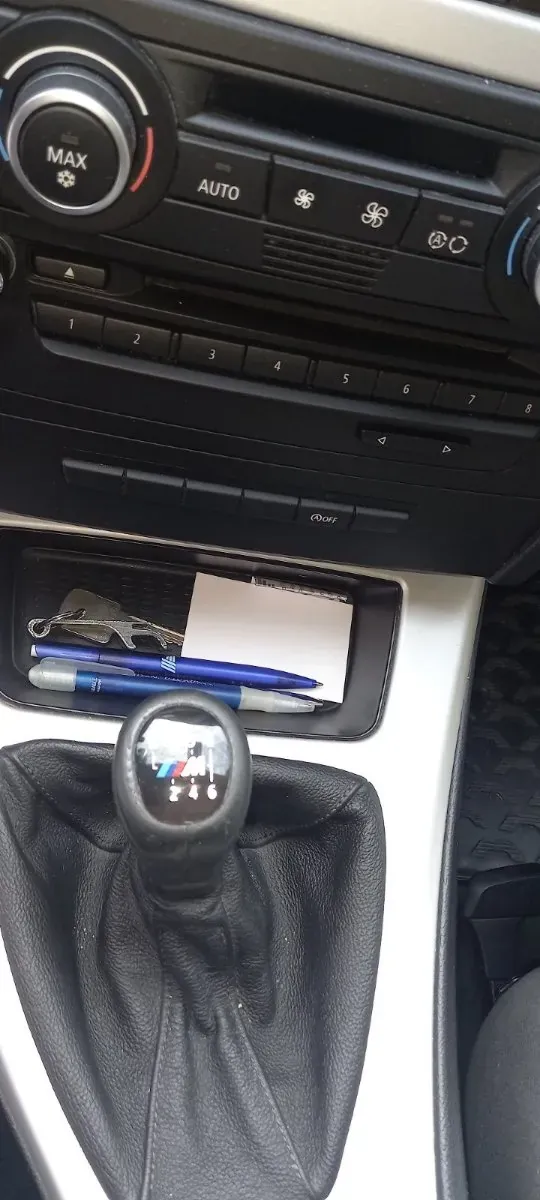 BMW 3 Series 2009 photo 3