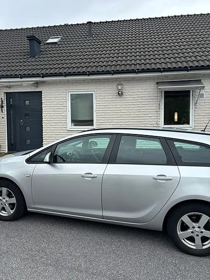 Opel Astra 2011 photo 3