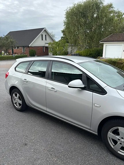 Opel Astra 2011 photo 5