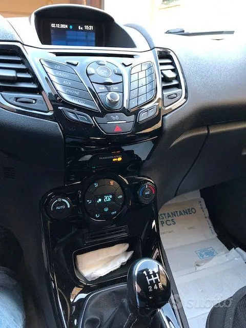 Ford Fiesta 2015 photo 3